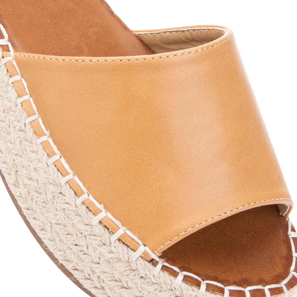 Vi Line 3812 Women Camel Sandals